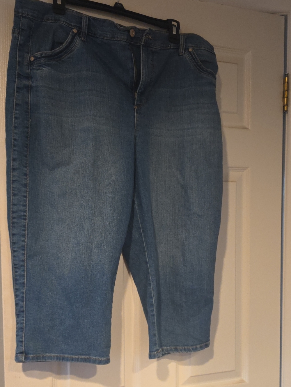 Gloria Vanderbilt Light Blue Capri Jeans
